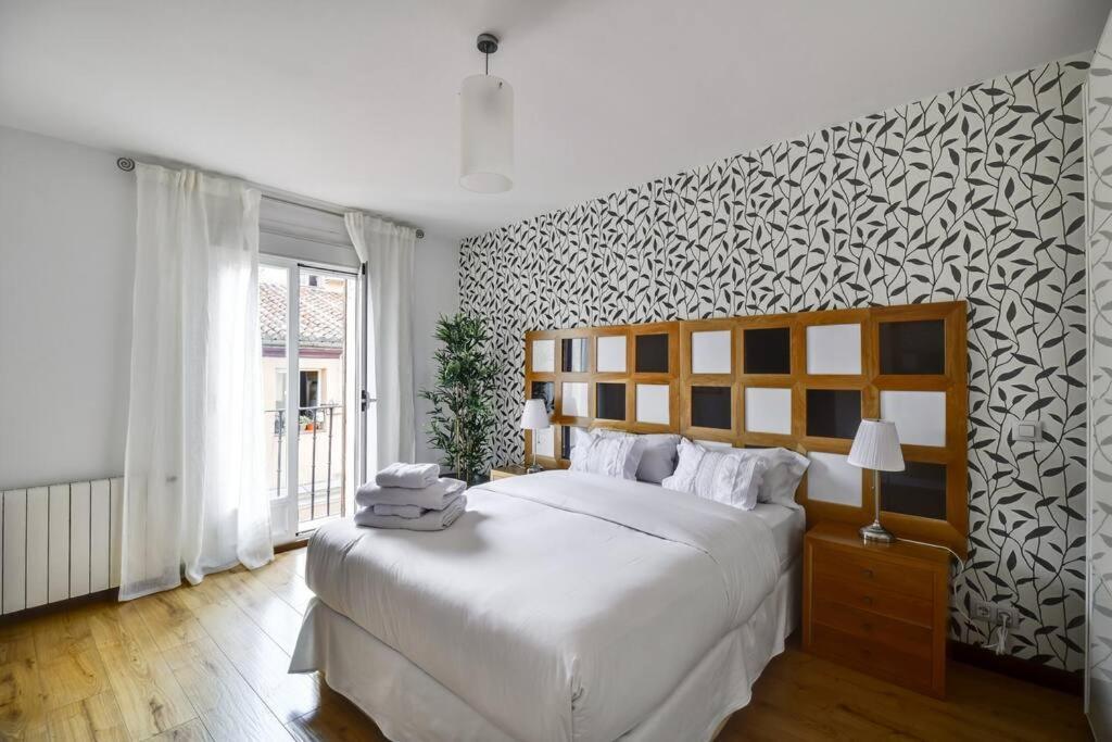 Big Stylish And Modern Apartment In Madrid Centre Екстериор снимка