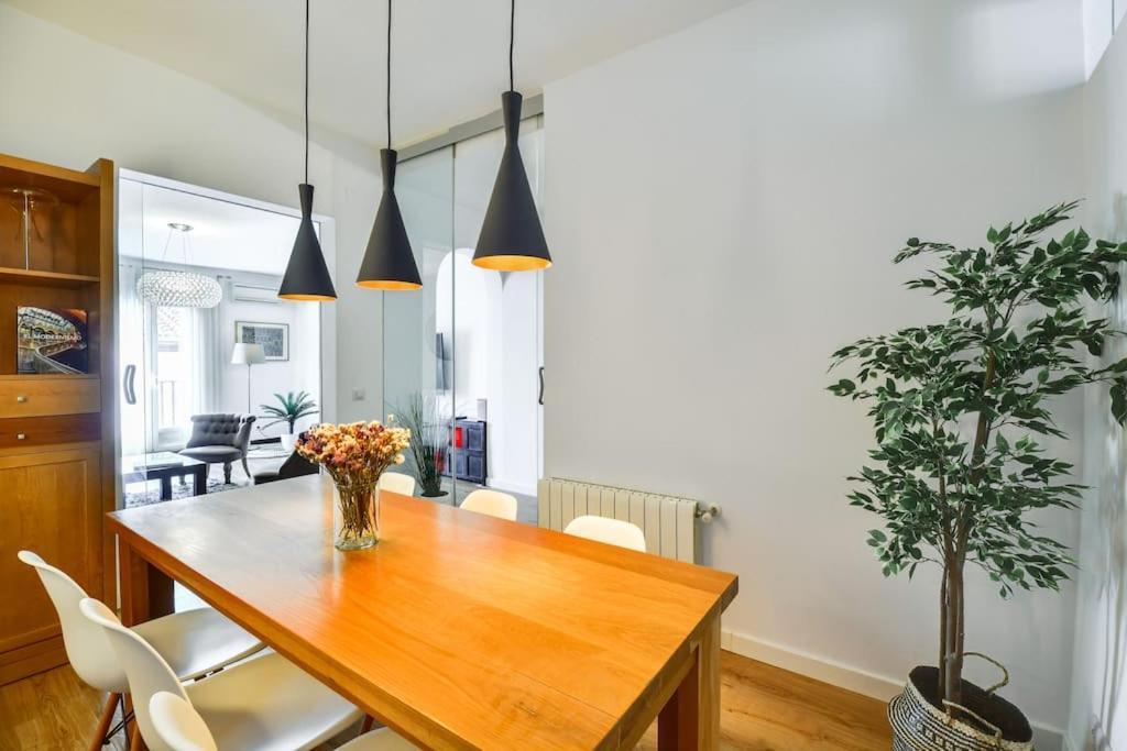 Big Stylish And Modern Apartment In Madrid Centre Екстериор снимка